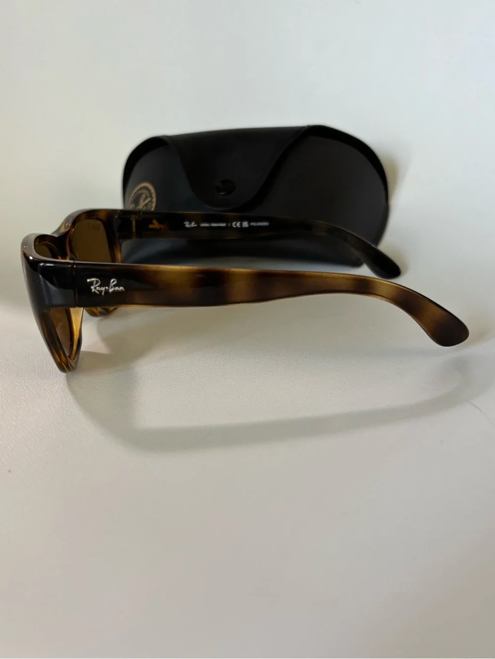 Ray-Ban Men’s Tortoiseshell Frame Sunglasses with Brown Gradient Lenses